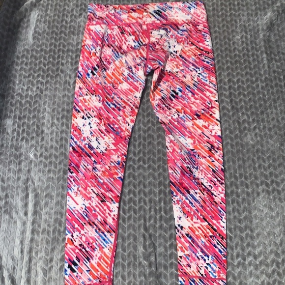 Lot of 5 pair of Leggings.  Size Large. - Picture 3 of 15